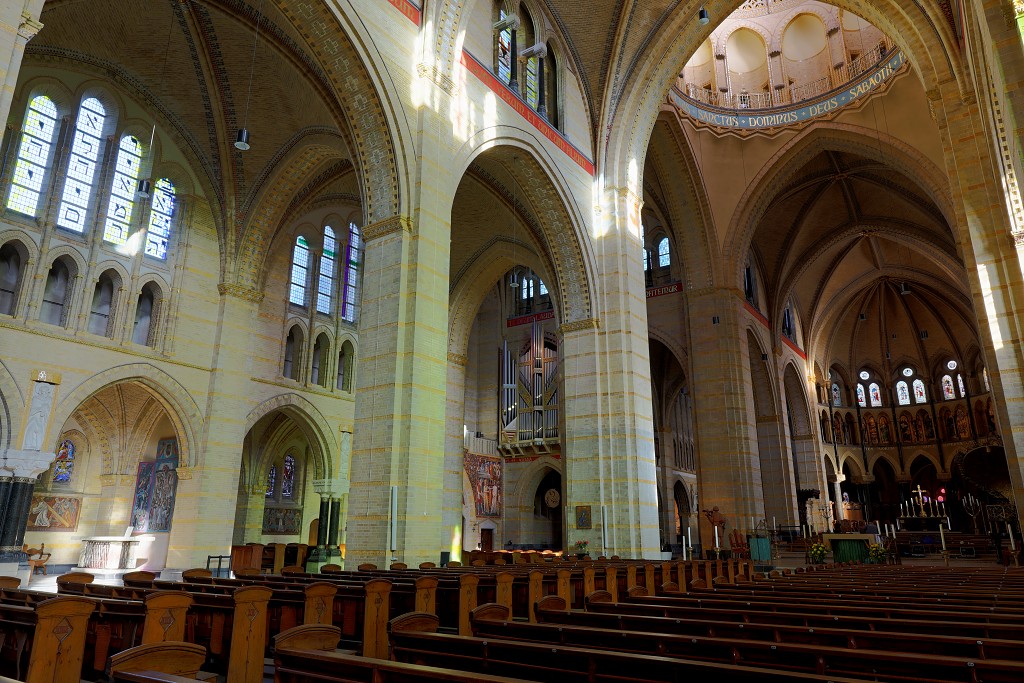 HDR Kathedrale basiliek Sint Bavo kerk eglise church kerkfotografie religie religion bedevaart pelerinage kathedraal pelgrimage saint cathedrale cathedral basilique basilica